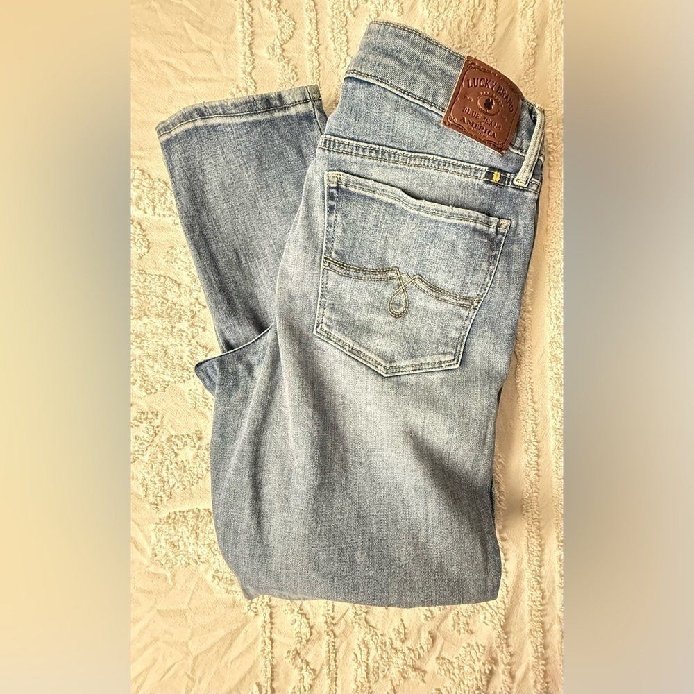 Lucky Brand Light Wash Straight Leg Jeans